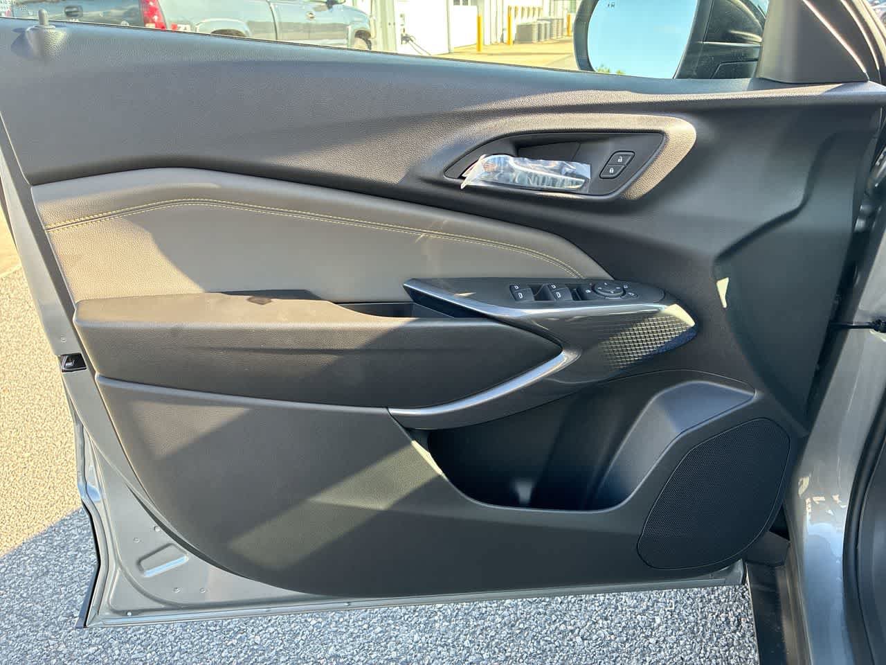 New 2026 Chevrolet Trax ACTIV w/ Sunroof Package FWD image 22