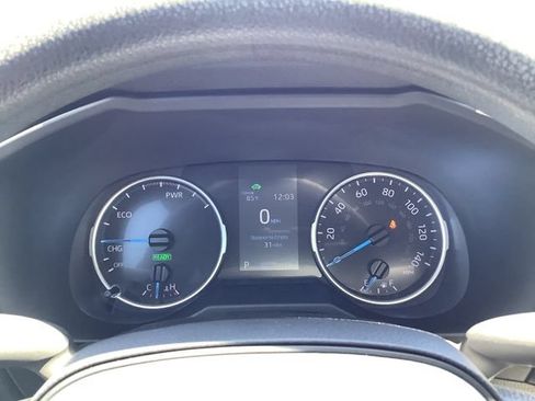 Used 2022 Toyota RAV4 LE AWD/4WD image 14