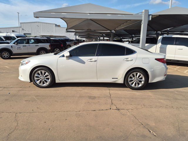 Used 2015 Lexus ES 300h w/ Navigation System Package FWD image 8