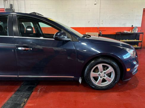 Used 2015 Chevrolet Cruze LT w/ Sun And Sound Package image 5