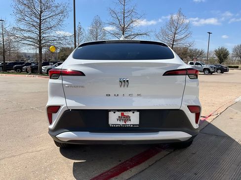 Used 2025 Buick Envista Preferred image 7