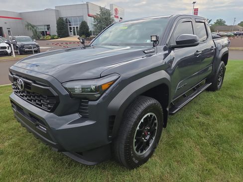 Certified 2025 Toyota Tacoma TRD Off-Road w/ TRD Off Road Upgrade Package AWD/4WD image 7
