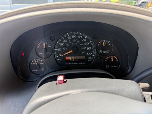 Used 2002 Chevrolet Astro RWD image 17