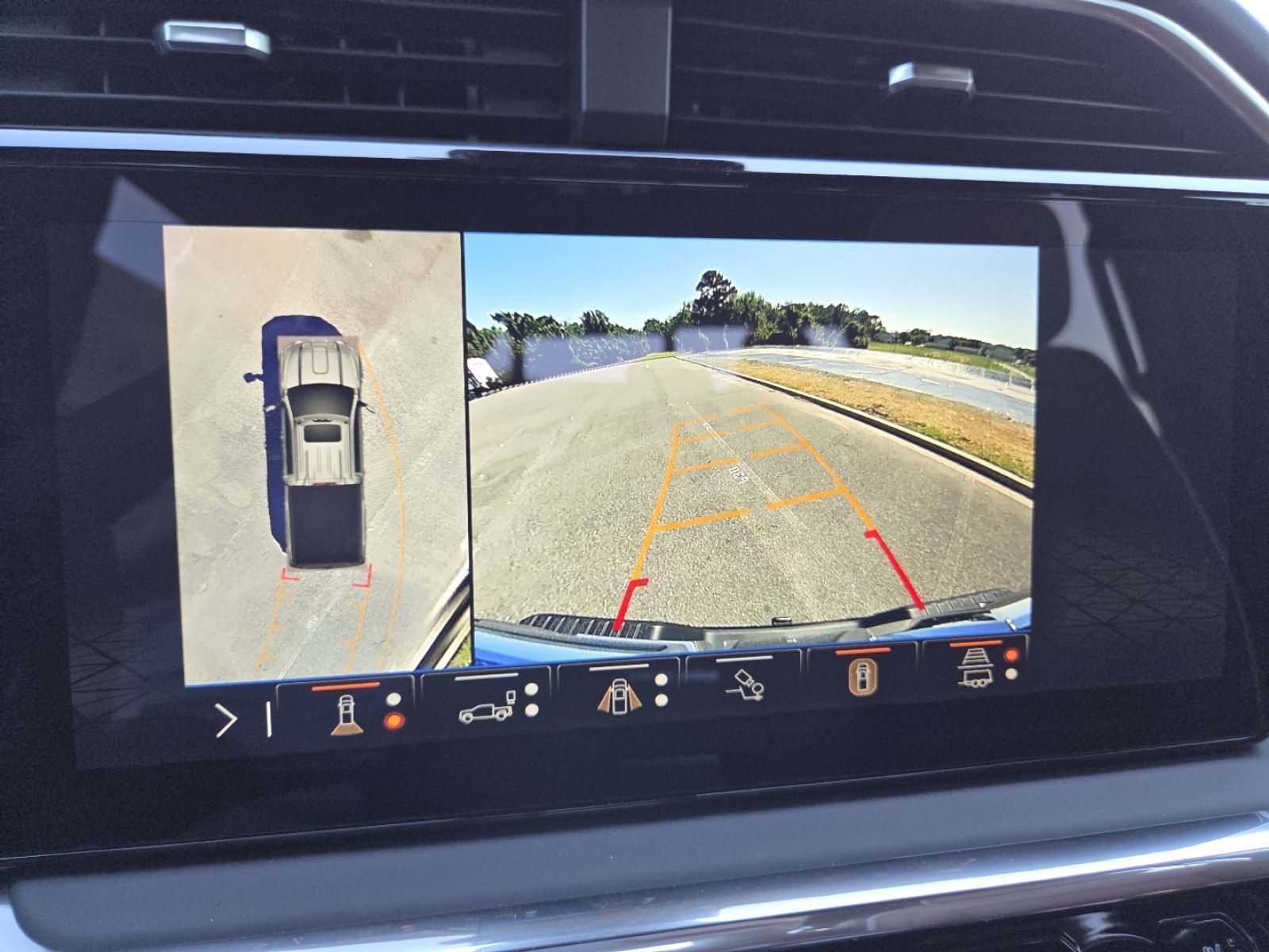 New 2026 GMC Sierra 2500 Denali Ultimate AWD/4WD image 9