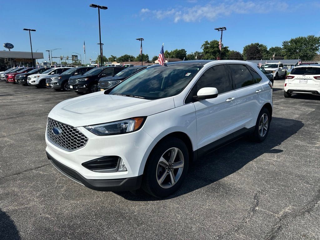 Used 2024 Ford Edge SEL w/ Convenience Package AWD/4WD image 2