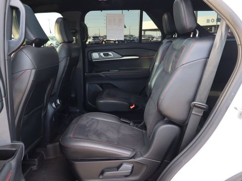 Used 2025 Ford Explorer ST image 10
