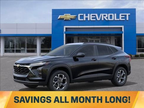 New 2026 Chevrolet Trax LT w/ Driver Confidence Package FWD image 2