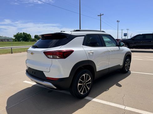 New 2026 Chevrolet TrailBlazer LT w/ Convenience Package FWD image 6
