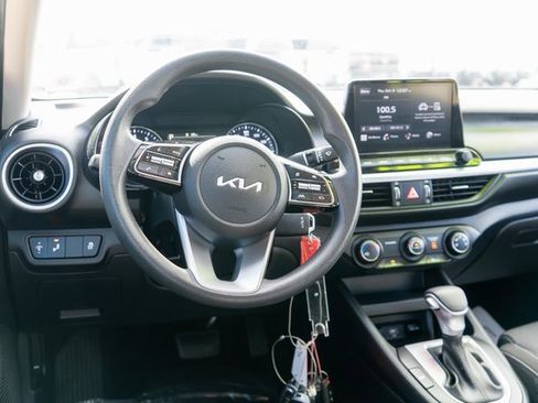 Used 2023 Kia Forte LXS w/ LXS Technology Package image 12