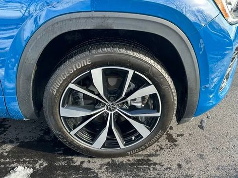 Used 2025 Volkswagen Atlas SEL Premium R-Line image 13