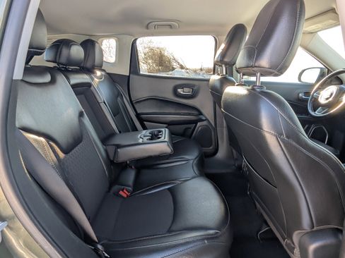 Used 2019 Jeep Compass Latitude image 6