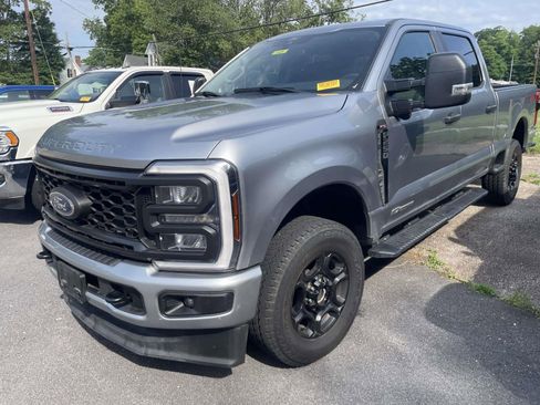 Used 2024 Ford F250 XL w/ STX Appearance Package AWD/4WD image 3