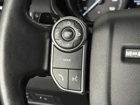 Used 2017 Land Rover Discovery HSE AWD/4WD image 25