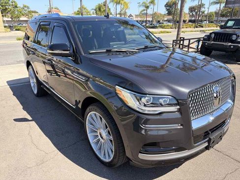 Used 2024 Lincoln Navigator Reserve AWD/4WD image 10