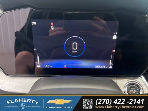 Used 2025 Chevrolet Trax LT FWD image 26