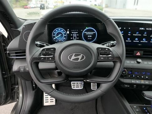New 2025 Hyundai Elantra SEL image 17