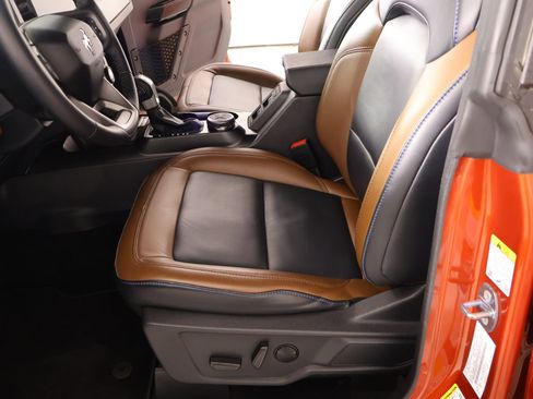 Used 2024 Ford Bronco Outer Banks image 13