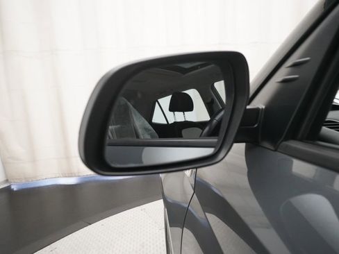 Used 2024 Hyundai Venue SEL image 24