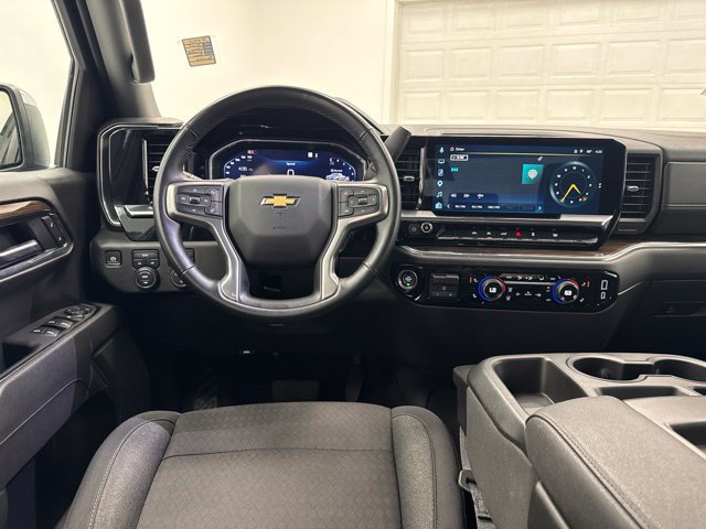 Used 2025 Chevrolet Silverado 1500 LT AWD/4WD image 24