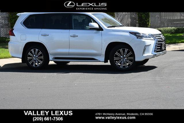 Used 2018 Lexus LX 570 4WD w/ Luxury Package image 2