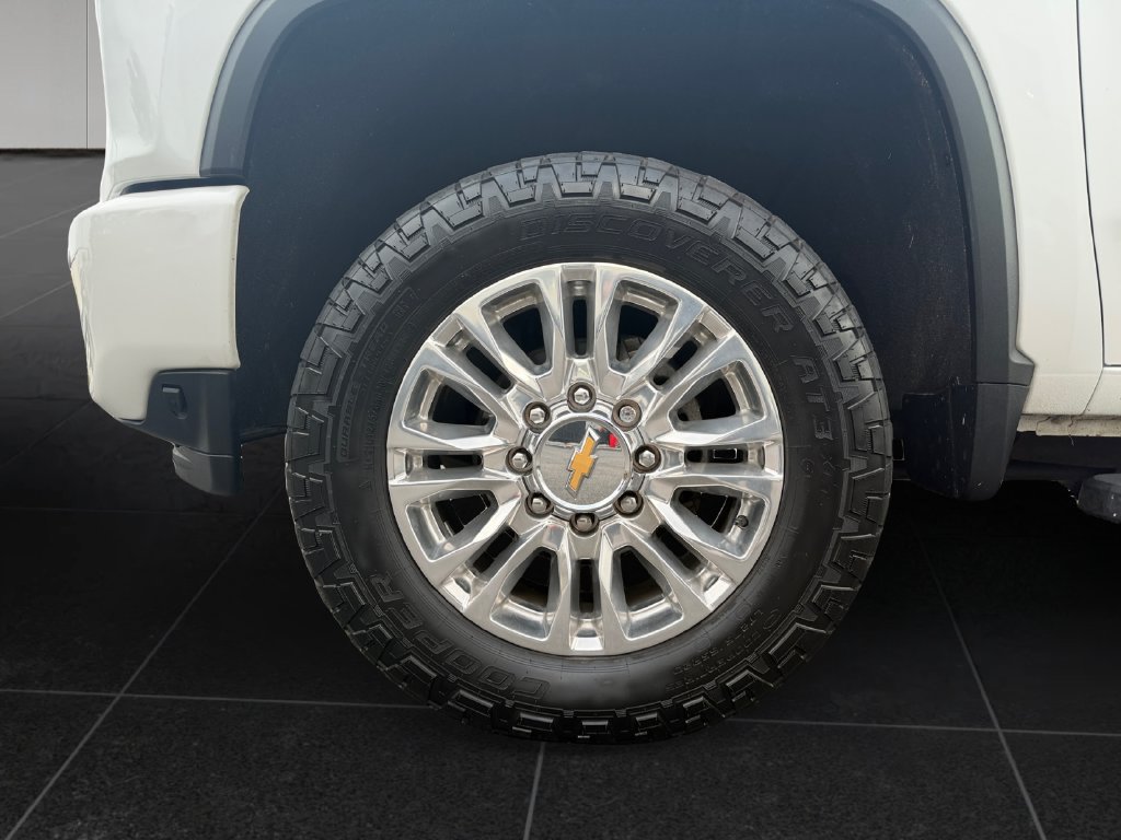 Used 2022 Chevrolet Silverado 2500 High Country w/ Safety Package II AWD/4WD image 10