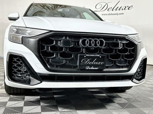 Used 2025 Audi Q8 Prestige w/ Prestige Package AWD/4WD image 32