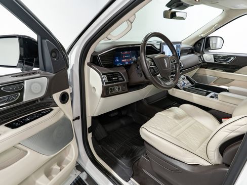 Used 2024 Lincoln Navigator Black Label AWD/4WD image 13