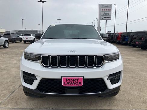 Used 2026 Jeep Grand Cherokee Laredo X RWD image 2