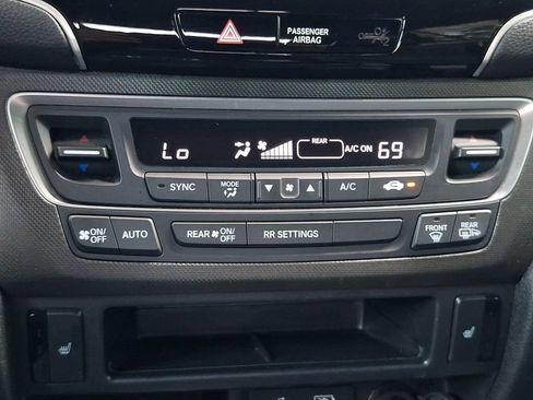 Used 2025 Honda Passport TrailSport image 17
