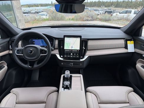 New 2026 Volvo XC90 T8 Ultra w/ Protection Package AWD/4WD image 10