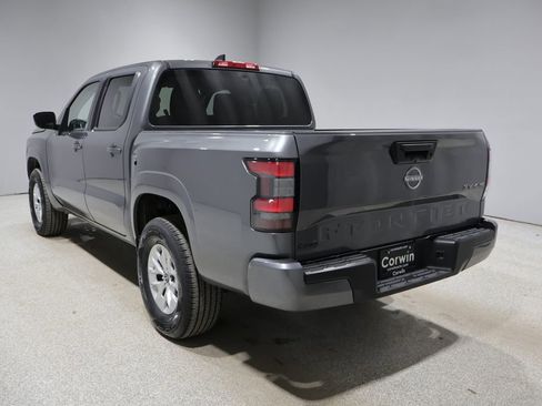 Used 2024 Nissan Frontier SV AWD/4WD image 5