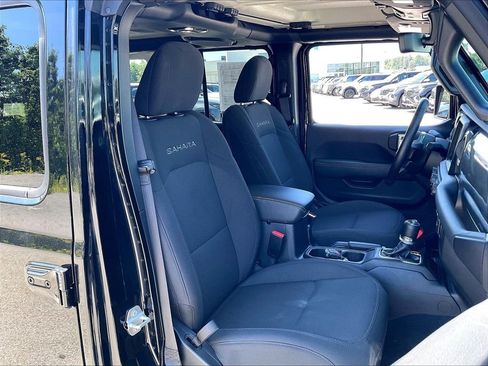 Used 2023 Jeep Wrangler Unlimited Sahara w/ Cold Weather Group AWD/4WD image 10