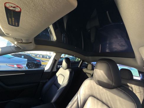 Used 2023 Tesla Model Y Performance image 13