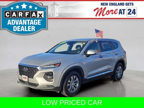 Used 2019 Hyundai Santa Fe SE image 1