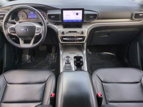 Used 2022 Ford Explorer XLT w/ Equipment Group 202A image 15