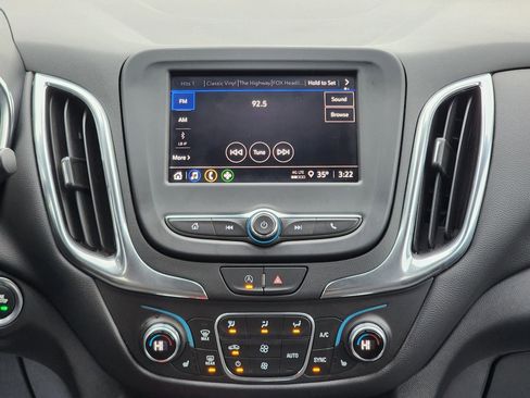 Used 2022 Chevrolet Equinox LT image 18