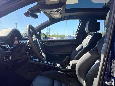 Certified 2026 Porsche Macan AWD/4WD image 17