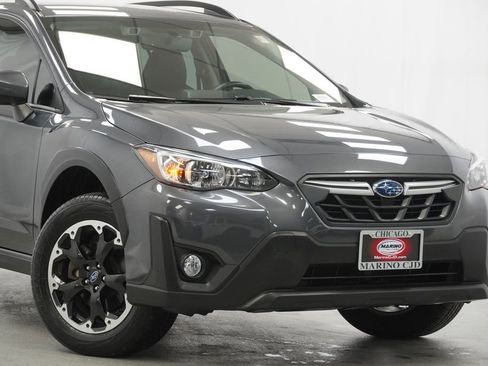 Used 2023 Subaru Crosstrek 2.0i Premium image 3