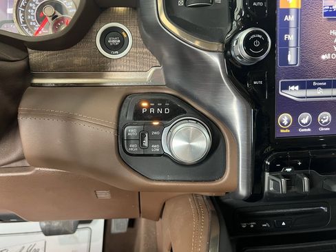 Used 2019 RAM 1500 Laramie Longhorn image 11