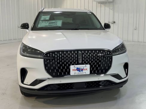 New 2026 Lincoln Aviator 2WD image 4