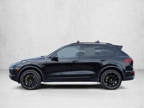 Used 2016 Porsche Cayenne S image 8