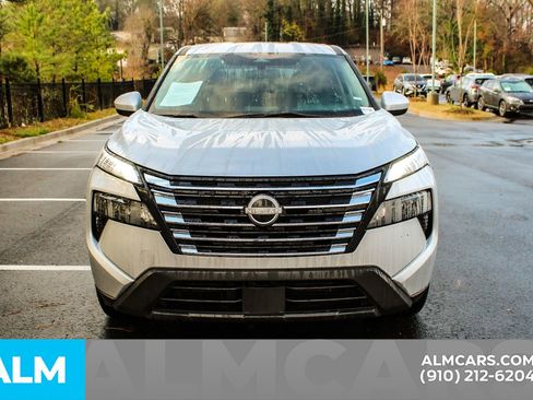 Used 2024 Nissan Rogue SV image 6