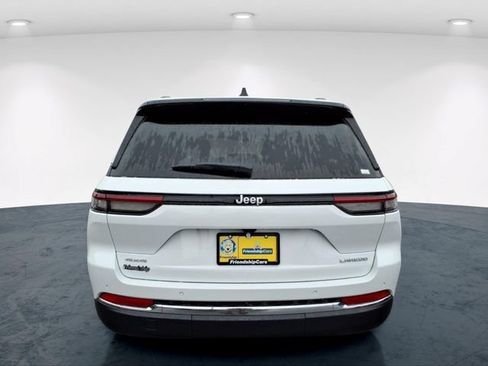 New 2026 Jeep Grand Cherokee Laredo w/ Trailer Tow Package AWD/4WD image 8