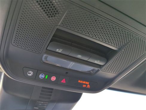 Used 2025 Chevrolet Traverse LT w/ Sun and Wheel Package image 25