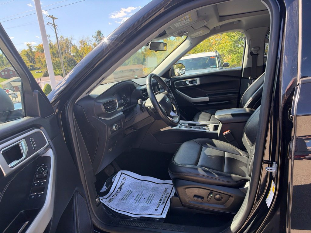 Used 2020 Ford Explorer XLT w/ Equipment Group 202A AWD/4WD image 21