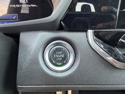 Used 2024 Chevrolet Colorado Trail Boss w/ Technology Package AWD/4WD image 25