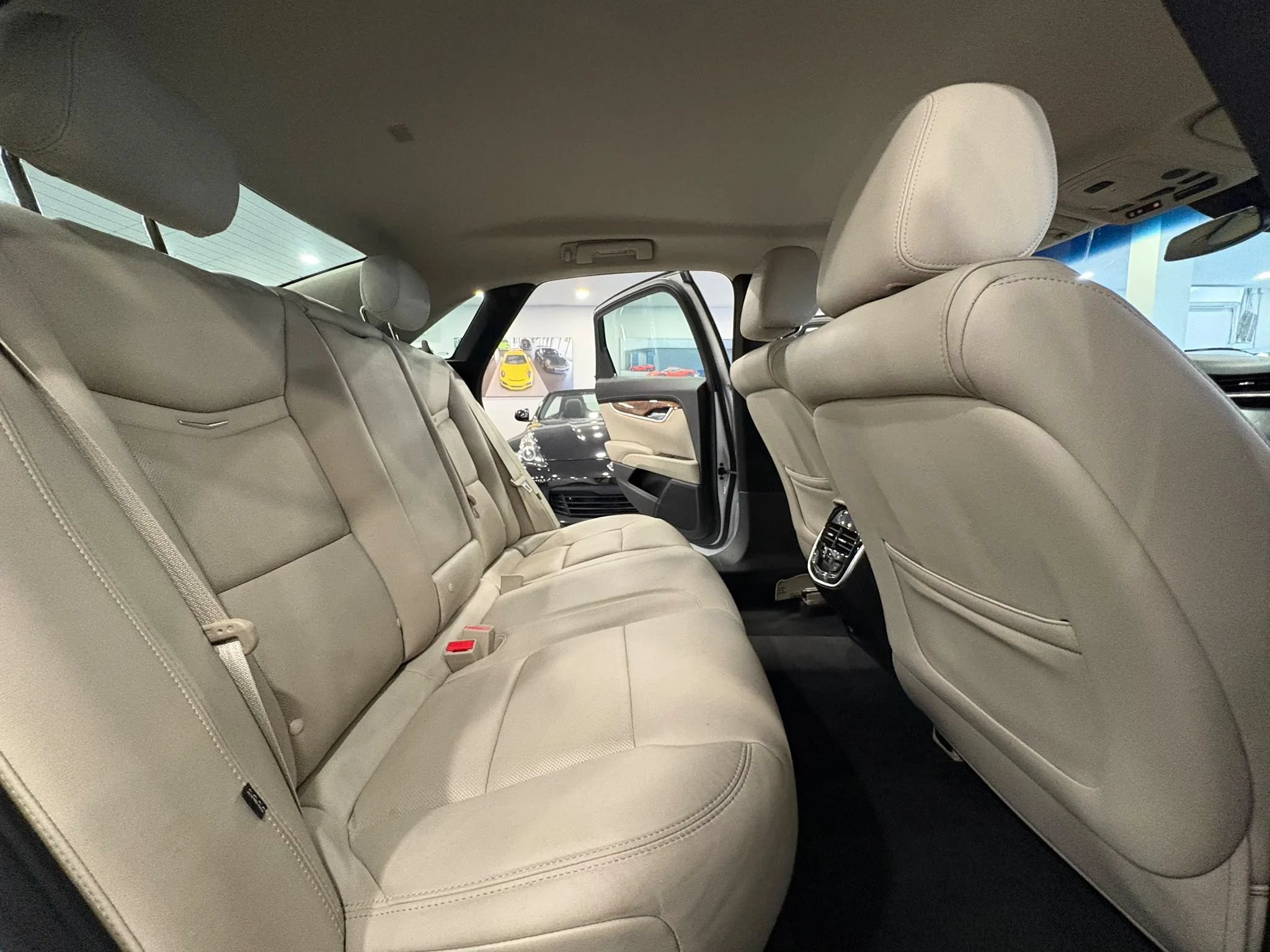 Used 2018 Cadillac XTS Luxury w/ Driver Awareness Package FWD image 17