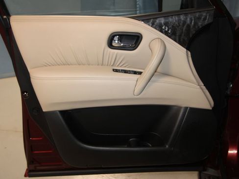 Used 2024 Nissan Armada Platinum w/ Captain's Chairs Package image 5