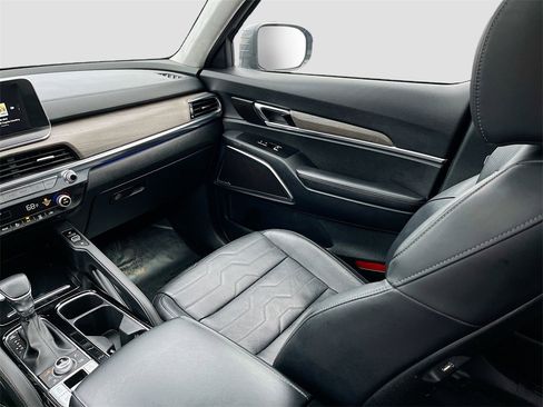 Used 2022 Kia Telluride SX w/ SX Prestige Package image 24