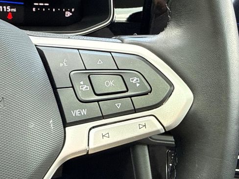 Certified 2025 Volkswagen Jetta SE w/ Sunroof Package FWD image 17